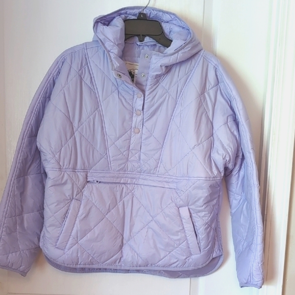 American Eagle Outfitters Hooded Quilted Puffer Pullover Jacket NWT. Size Small